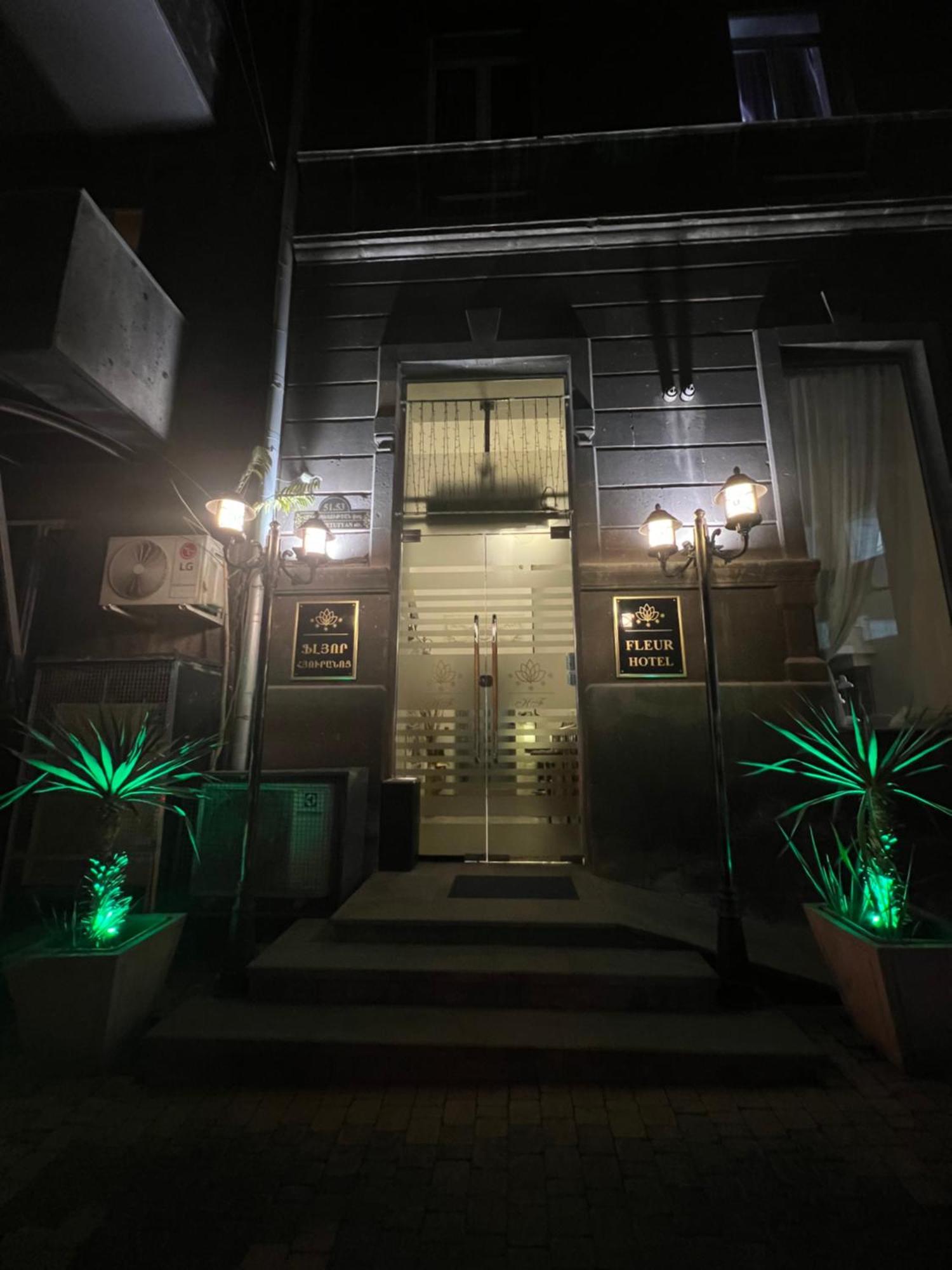 Hotel Fleur Erevan Exterior foto